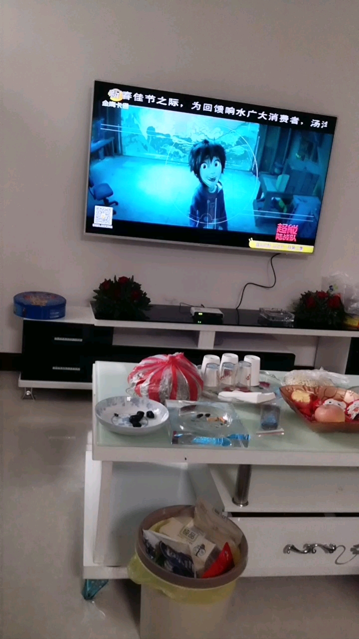昨晚到现在头一直疼,晚上也没有睡好,现在好困呀