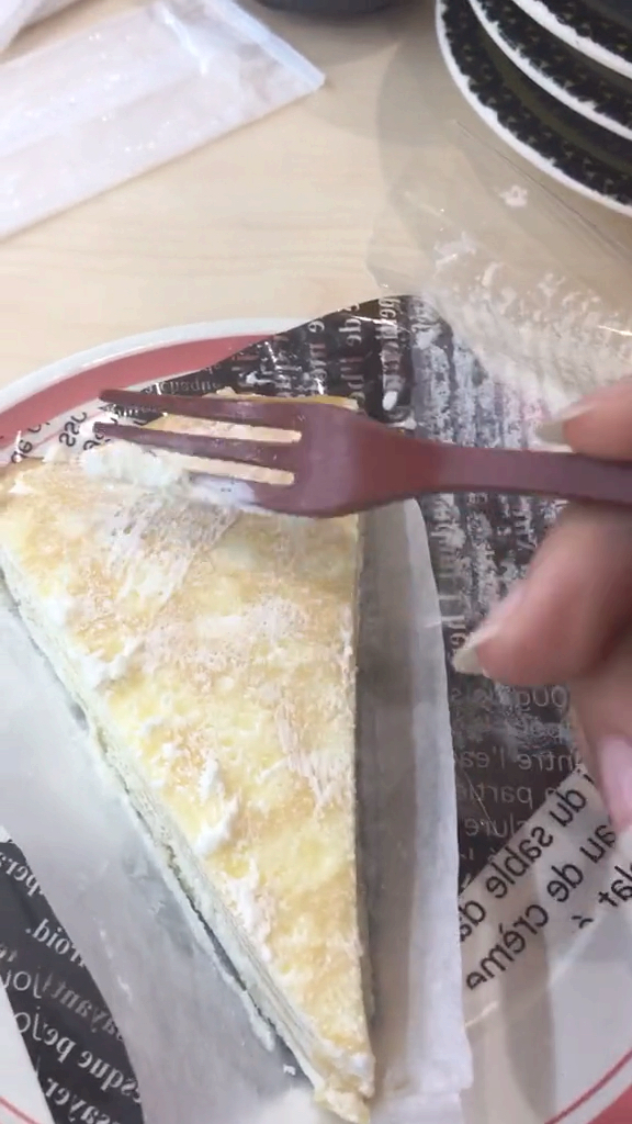 #美食#千层蛋糕的正确吃法