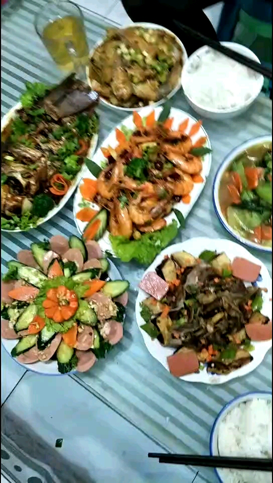 丰盛的晚餐