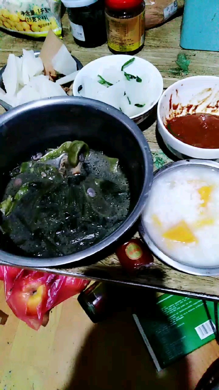 素食凉菜地瓜大米粥萝卜蘸酱有吃的吗