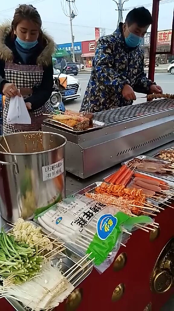 不回家过年了,父母不同意两个人在一起,嫌弃他没房没车,我相信靠自己努力什么都会有