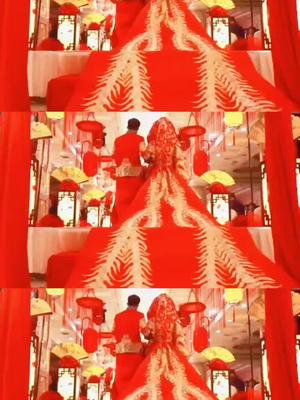 执瑾之手与笙偕老,意为生生世世,故事的最后时瑾用凤冠霞帔娶了他十八岁就爱上的女孩#暗黑系暖