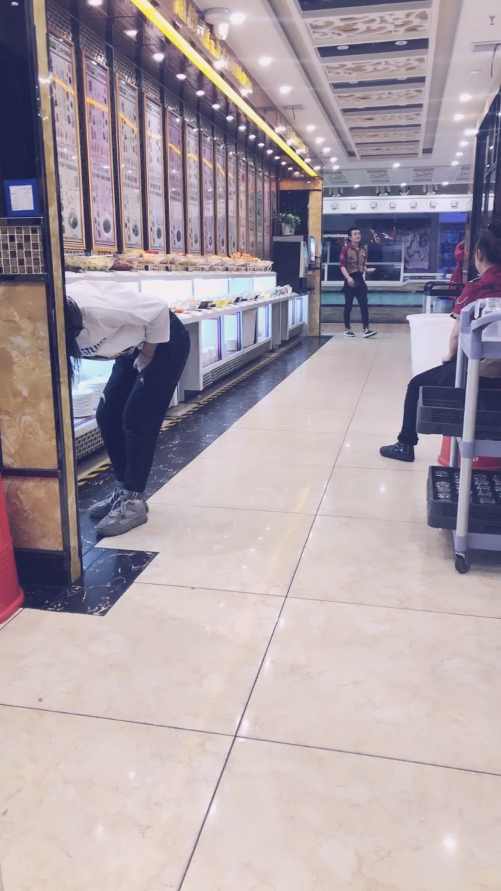 七台河煮动力时尚火锅 帅哥好像看到我了(ω)