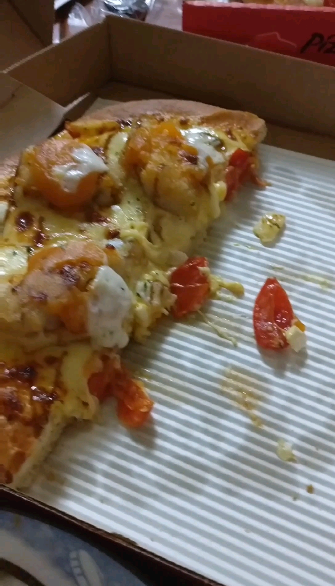 #快要憋疯的你#必胜客披萨买一送一,拉丝超级棒!