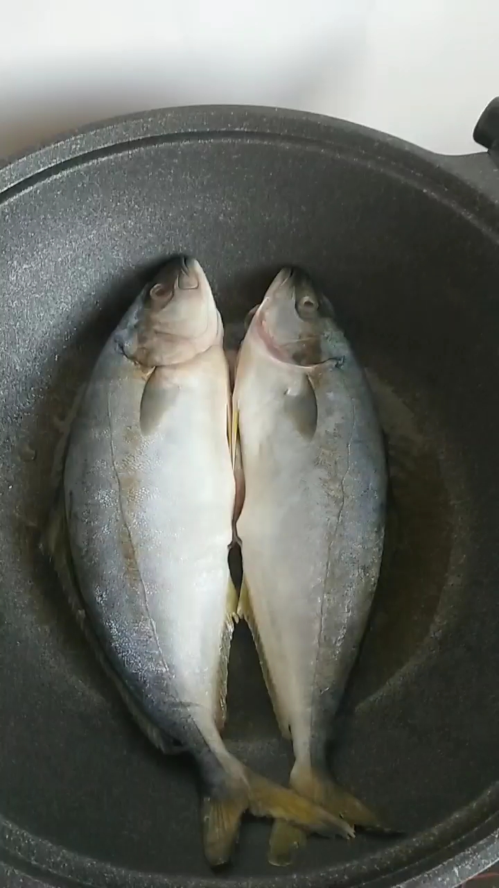 又炖鱼了,这鱼刺少肉多,就是不知道名字,有知道的吗?