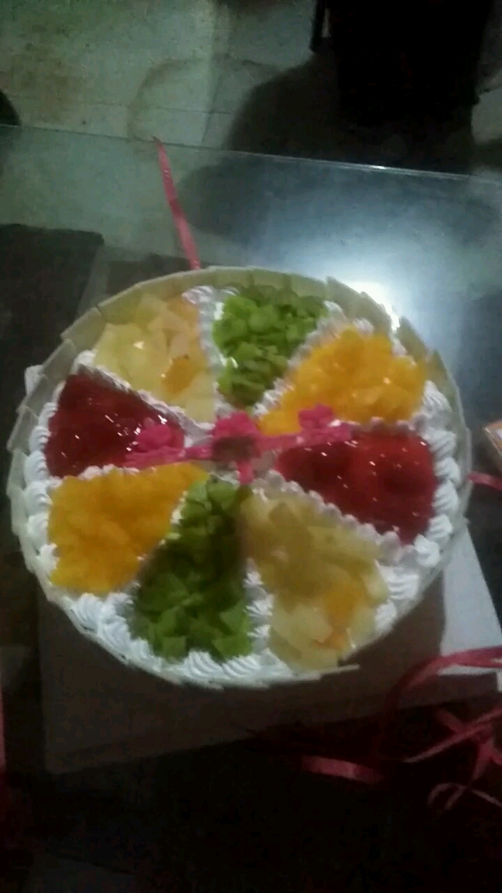 弟弟给他哥哥买的蛋糕,祝老公生日快乐!新的一年祝大家身体健康!万事如意!多多发财