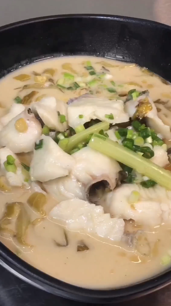 #美食#大厨教你做粤式酸菜鱼,肉质鲜嫩酸爽可口,令人胃口大开,收藏了