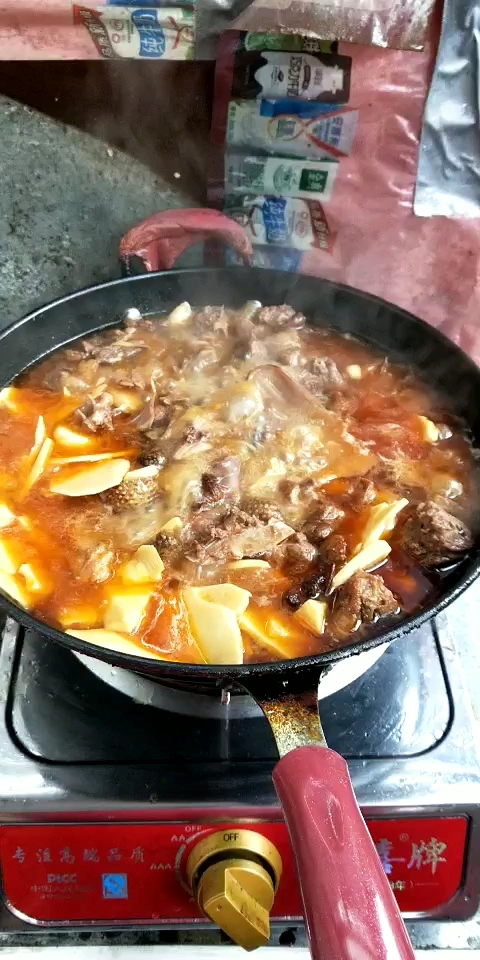 啤酒鸭烧冬笋,都是从老家空运过来的