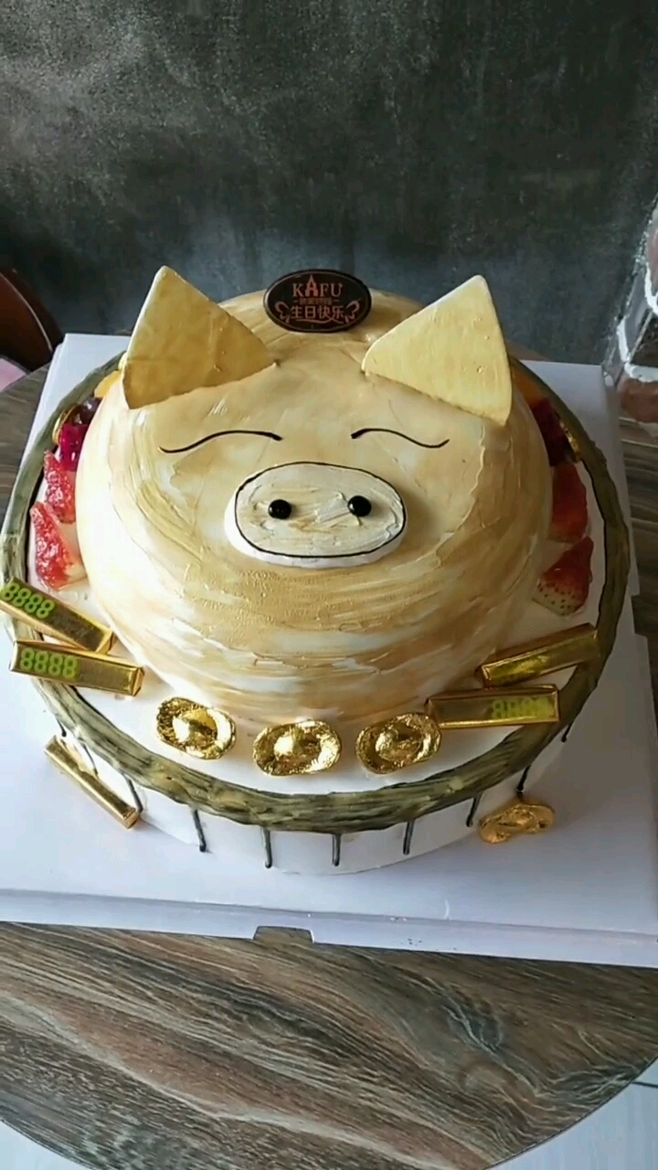 老同学的生日知道他属猪的这个蛋糕绝对合适