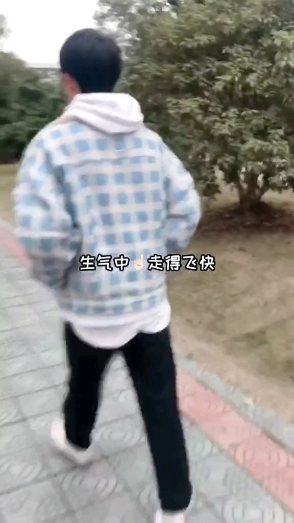 要我说就没有一杯奶茶哄不好的人 不管男生还是女生!!!