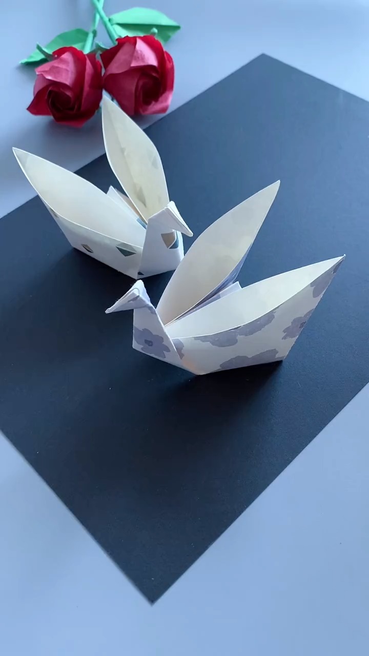 还记得纸鹤收纳盒怎么折吗,简单还好看,可以放小东西