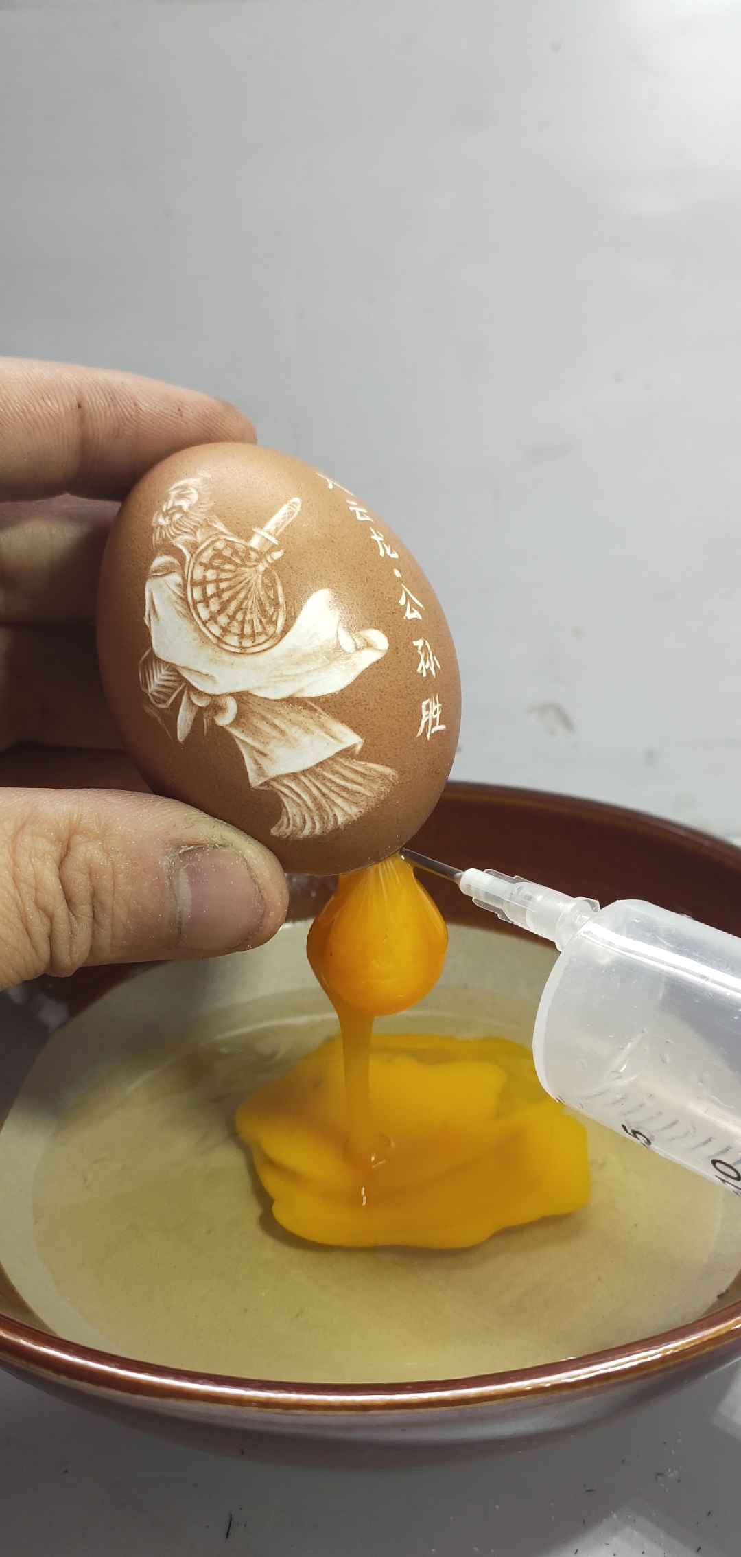 #我要上热门#鸡蛋上作画