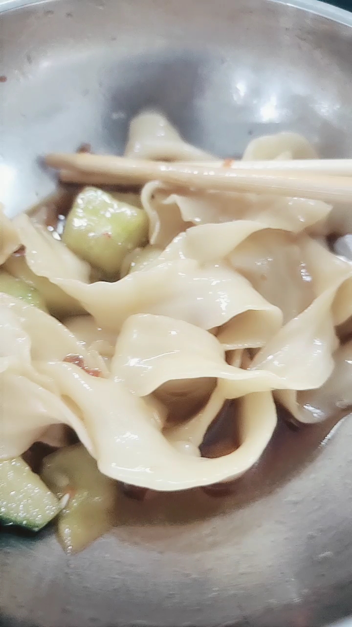 凉拌刀削面,好吃,你也试试!