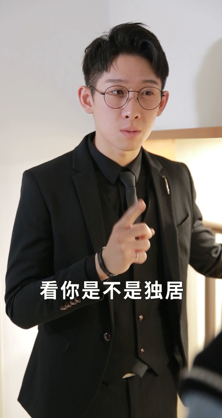 #全民正能量#女生注意!朋友圈晒图可能暴露你的隐私,后果很严重!