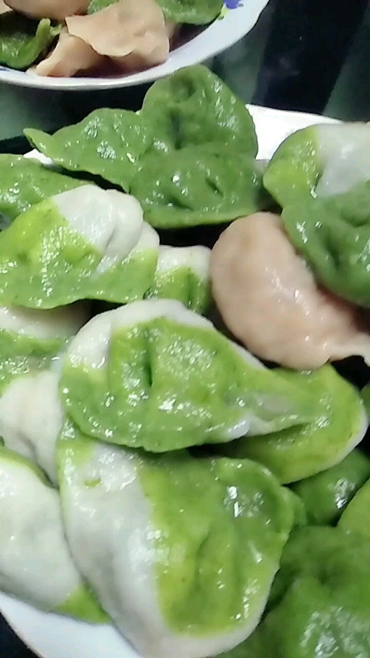 彩色饺子