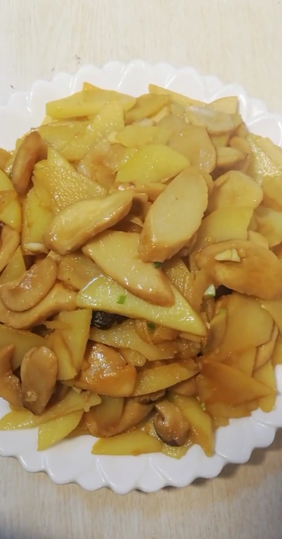 #自制美食#土豆片炒杏鲍菇做法