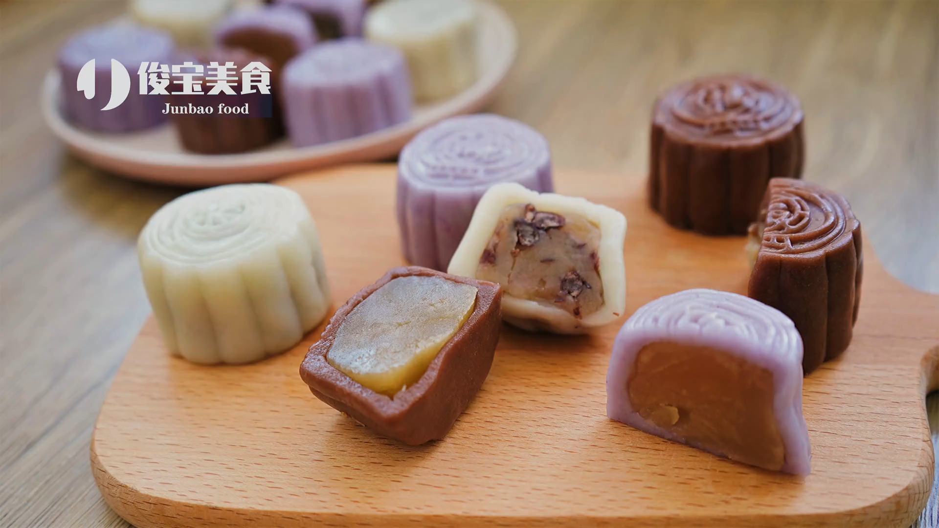 #美食#糯米粉怎么做好吃?教你做成冰皮月饼,中秋节学起来