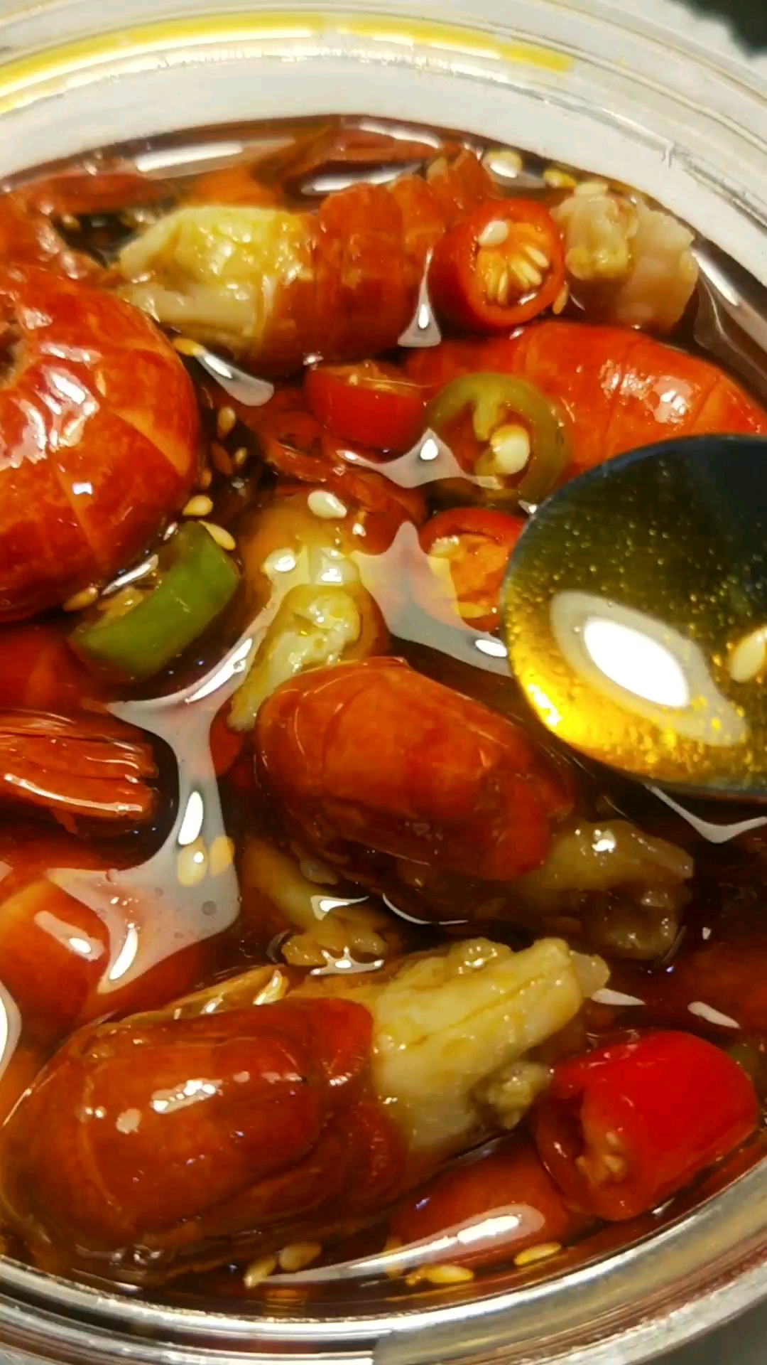 麻辣捞汁龙虾尾,我就是一个做海鲜的,只能分享给大家这些美食,大家多多支持,谢谢!
