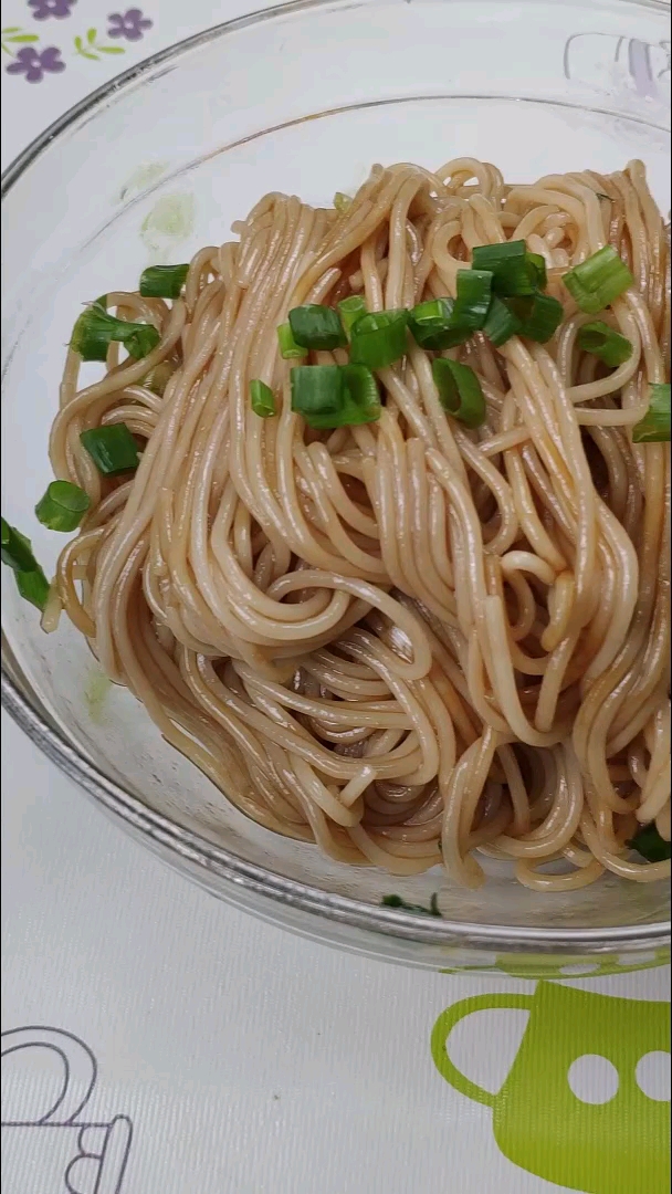 汪  涵版的葱油拌面,简单易学,好吃不贵,几分钟搞定