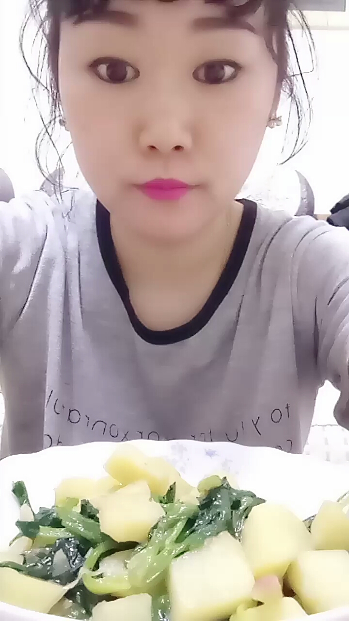 今天吃素 土豆炖菠菜