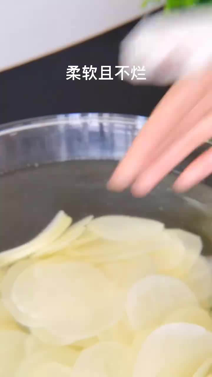 做法既简单又好吃的薯片,你也快试试吧,味道一定不会让你失望!