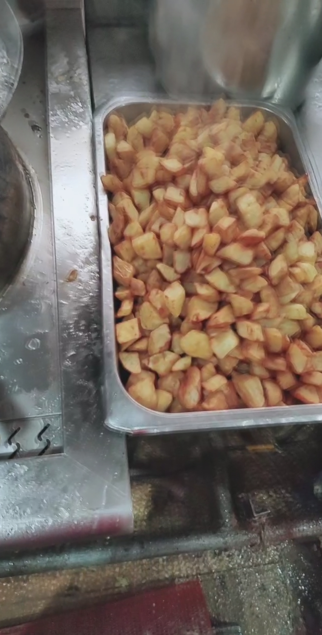 炸土豆,大盘鸡配菜