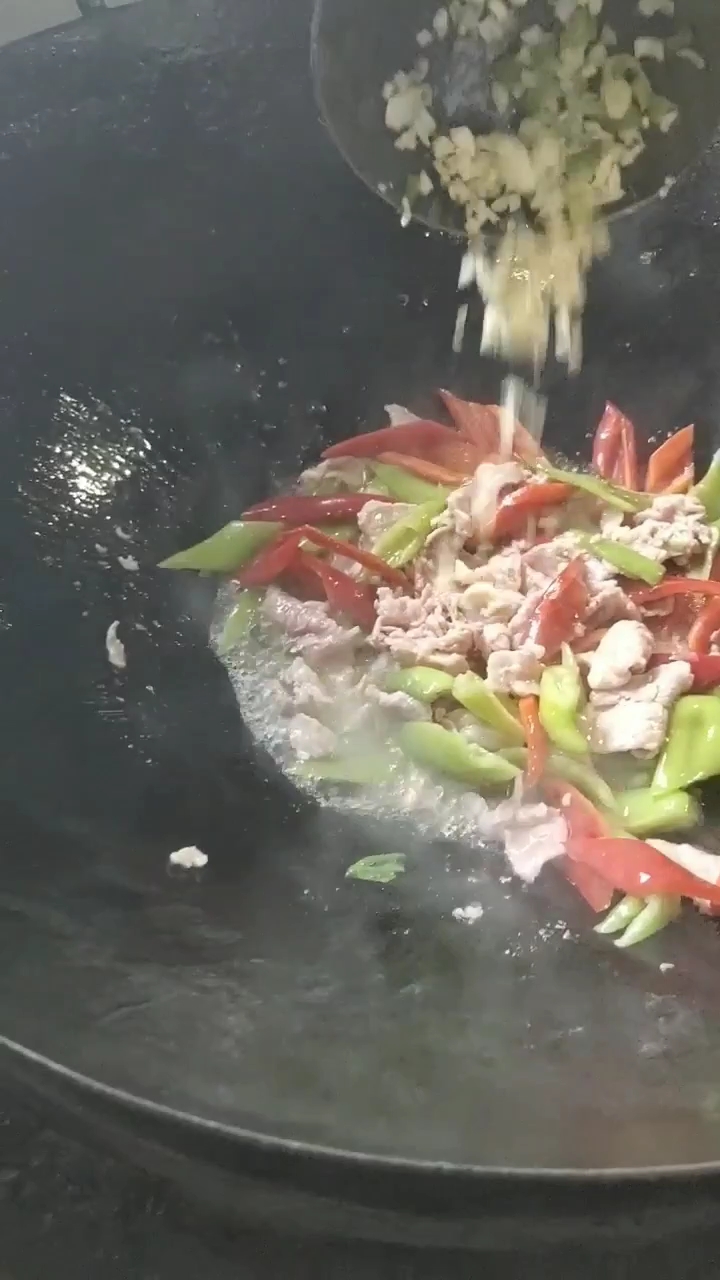 肉炒老黄瓜片,教你回家自己制作,