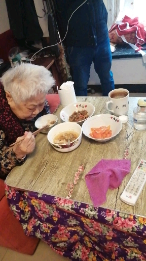 #隔离病毒不隔离爱#红烧老姜鸭、蒸肉饼、豆豉炒红椒挺合老娘口味,又添饭的节奏