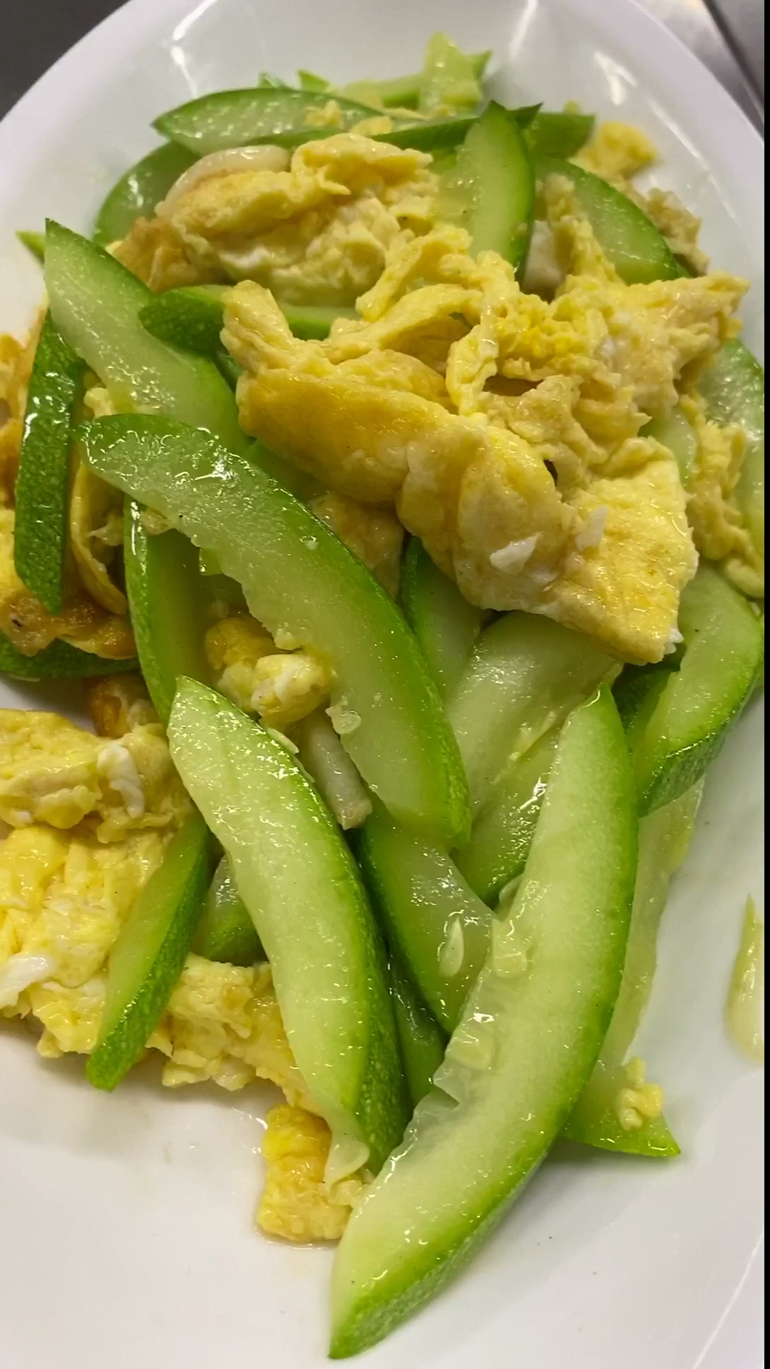 西葫芦炒鸡蛋做法