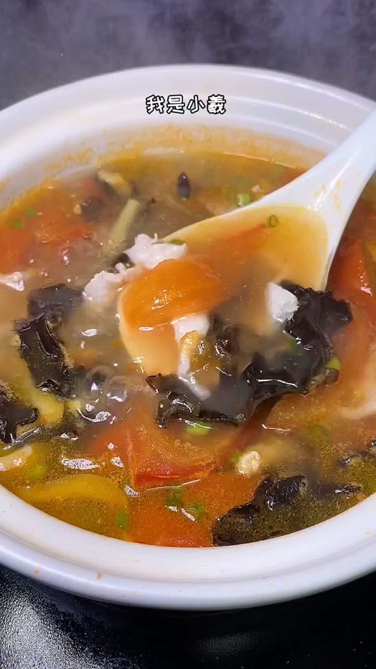 想让自己看上去比实际年龄小很多岁么?那么可以每周都喝一次这个汤,楼上漂亮阿姨说的。#美容养