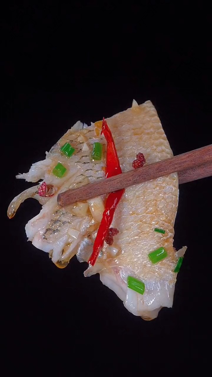 清蒸鲈鱼的新做法!# 清蒸鲈鱼# 家常菜# 美食