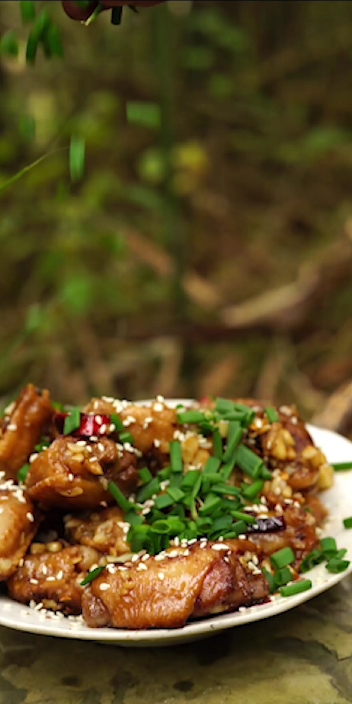 #双11好物推荐#猪肉吃不起只能对鸡下手,做个蒜蓉鸡翅,一口鸡翅一口饭,真安逸