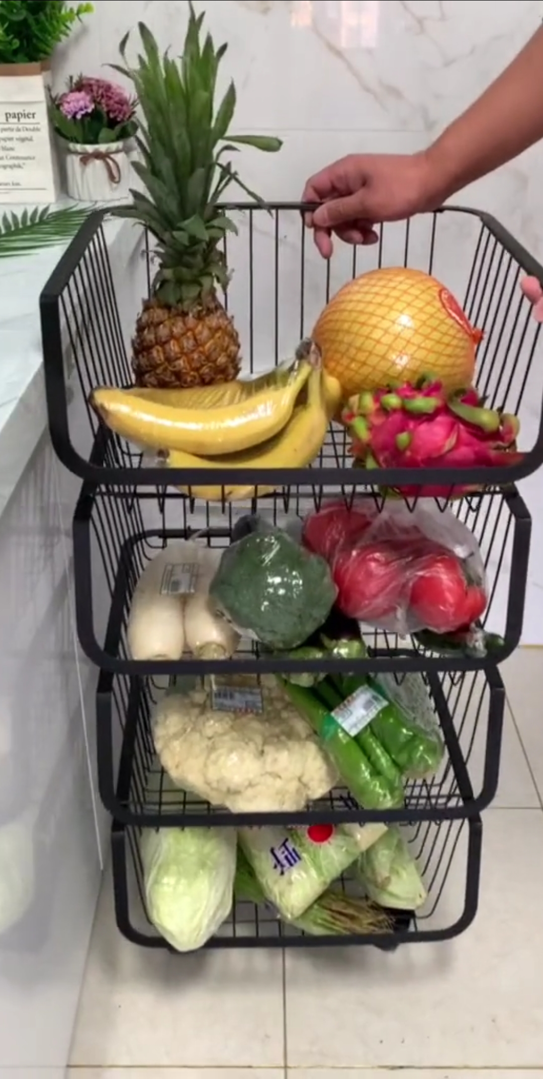 #生活小妙招#万能的厨房置物架,不仅存放瓜果蔬菜,还可以当零食架