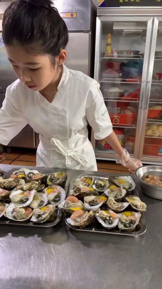 女厨神从娃娃抓起????#时尚潮人鉴定局 #江门美食 @全民小视频小助手
