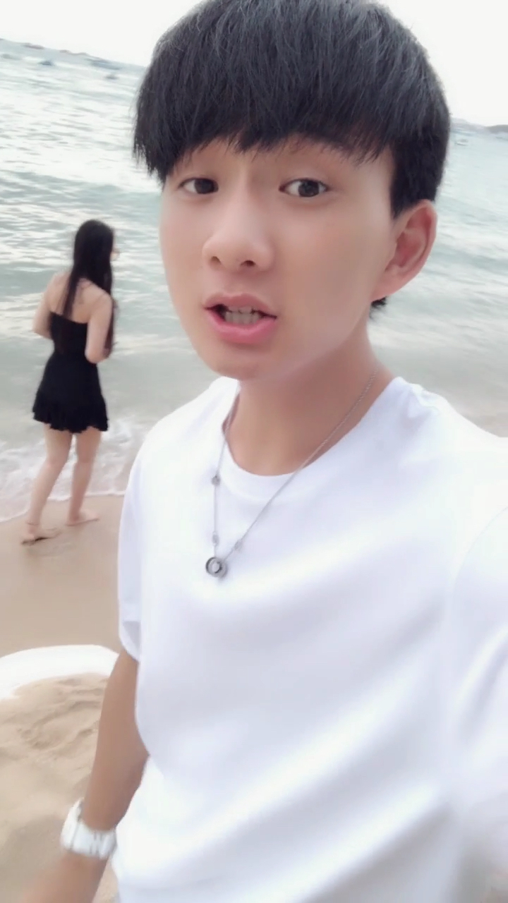 泰国沙滩上的美人鱼♀太美了,不看就后悔