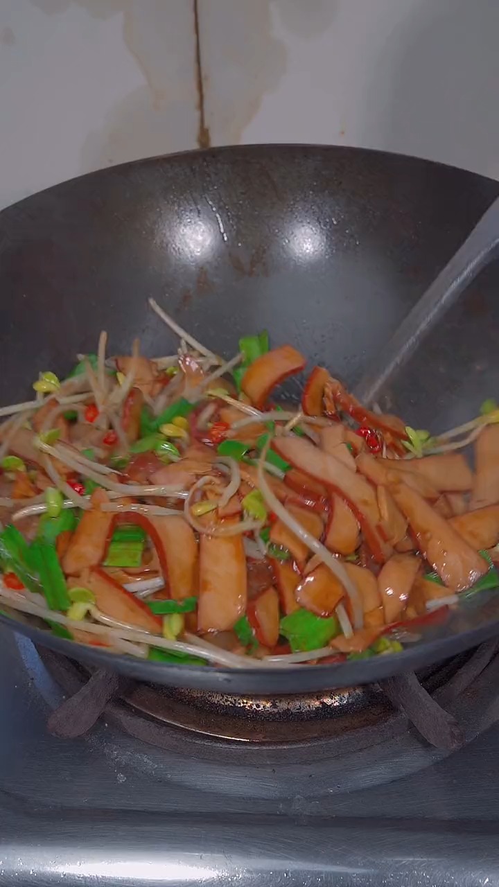每天不知道吃什么菜,这道鸡蛋干炒豆芽真的很好吃#在家做美食