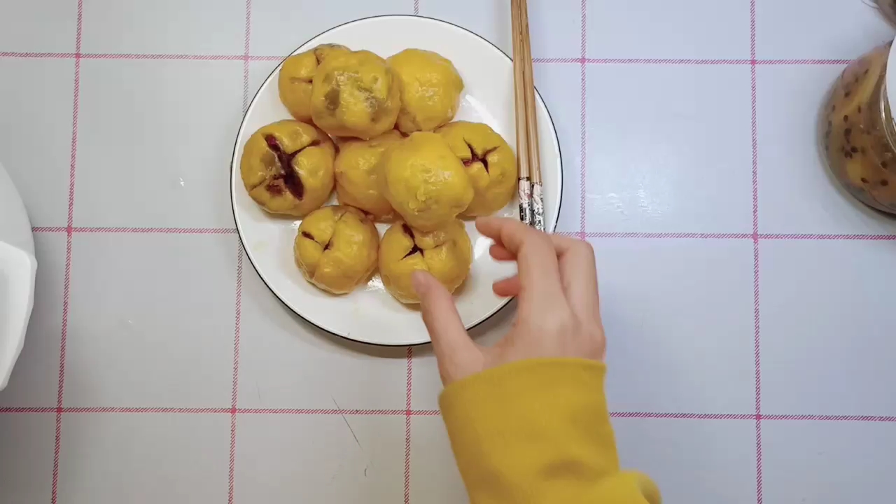 你吃过南瓜豆沙紫薯包吗?每天变着花样做