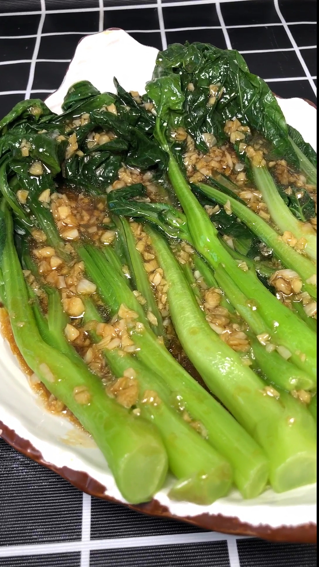 #美食#蒜蓉菜心这样做简单又好吃