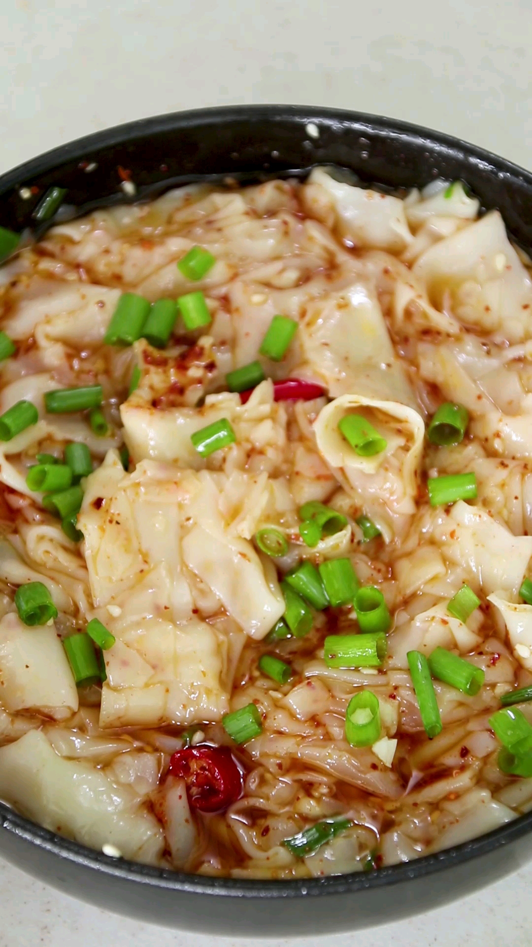 #美食#馄饨皮油泼面,简单易学,好吃爆了