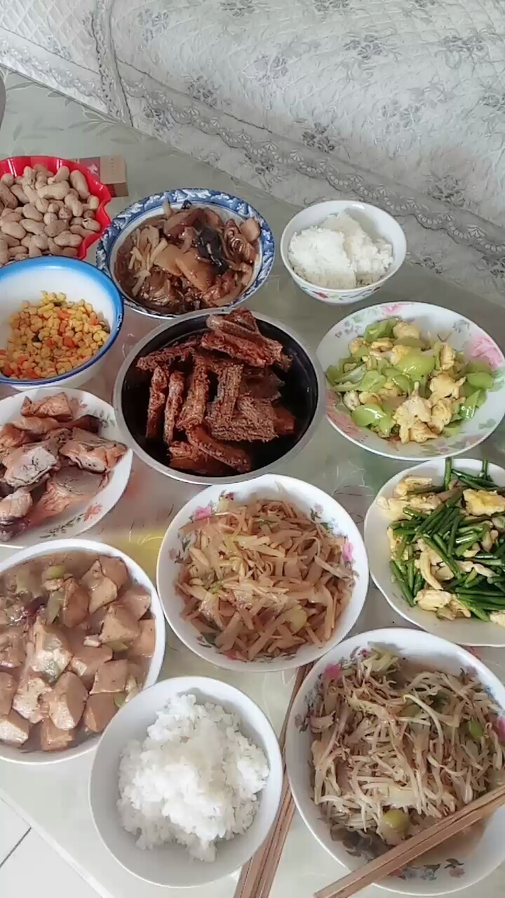 一年一次最丰盛的午餐又来了,有来吃的吗
