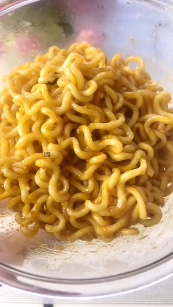 #好物测评#超辣韩式白象火鸡面魔鬼辣网红干拌面变态辣酱方便面泡面#火鸡面#韩式火鸡面