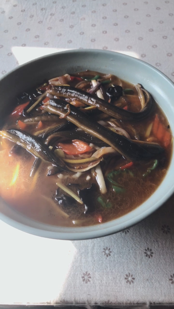 长鱼面一碗
