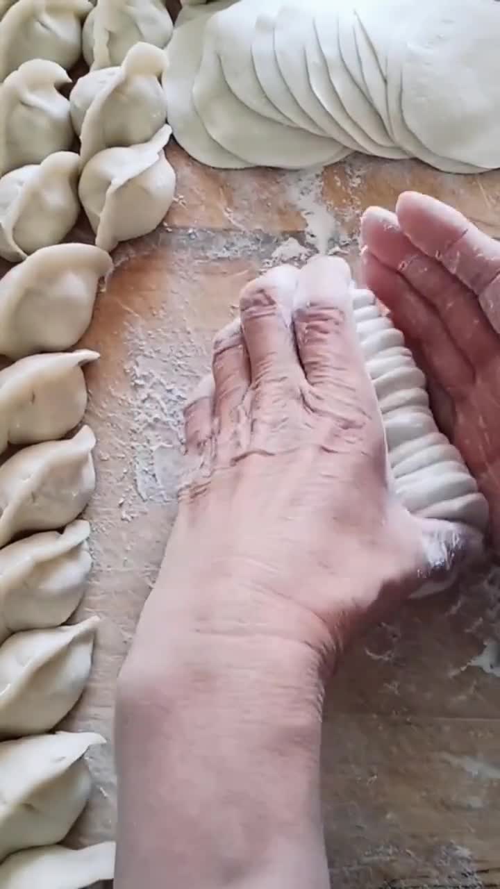 这种饺子皮的做法,一般人学不会