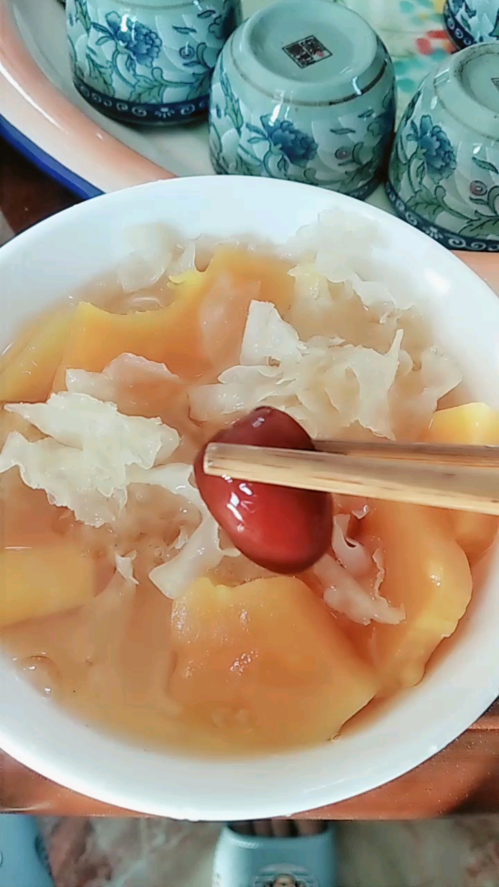 木瓜银耳红枣枸杞糖水,好好吃!