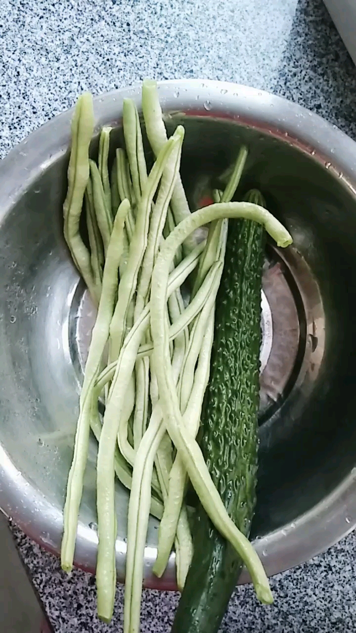 2019,12,25,给中学生送晚饭,不会做饭的妈妈,厨艺有待提升