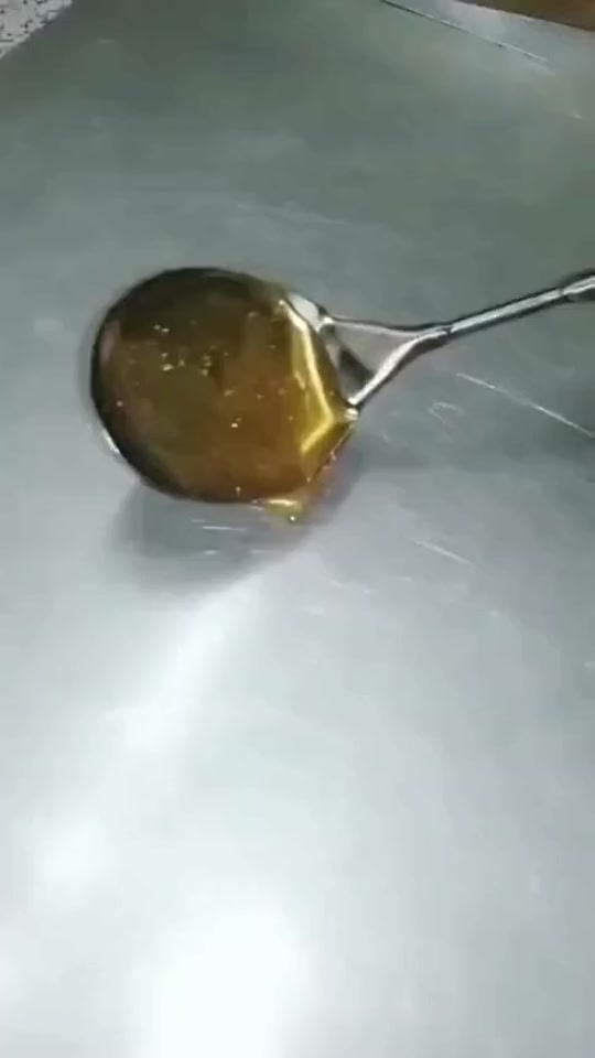 #搞笑段子#传统的老手艺,小伙这一波操作,不当画家可惜了