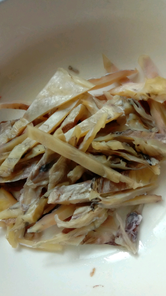 猪肚炖墨鱼还有黑豆红枣鸡蛋,就是不知道味道怎么样