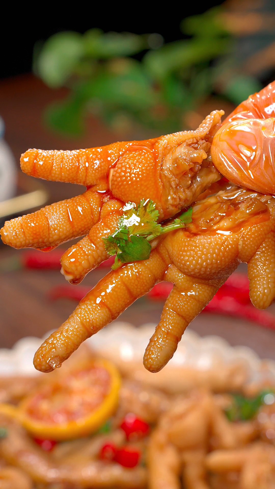 马上就要过年了,年夜饭餐桌上做上一道这样的酸辣鸡爪,比大鱼大肉都好吃~#酸辣鸡爪