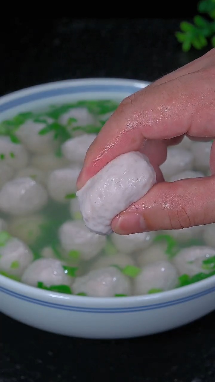 瘦肉买回来也只会炒辣椒像我这样做成瘦肉丸q弹又好吃#瘦肉丸