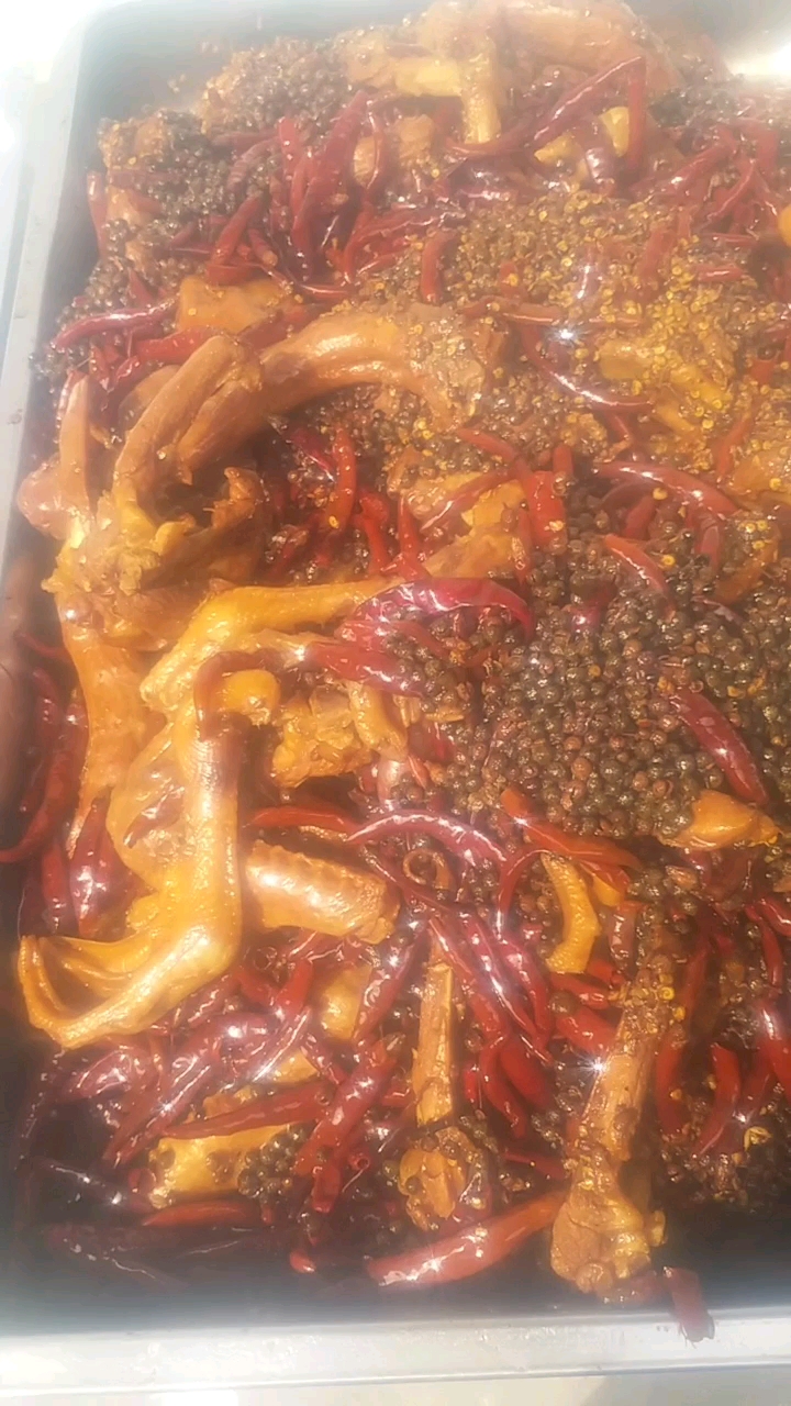 久久鸭是这么做出来的!